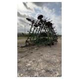 John Deere 980 Field Cultivator w/Levelers