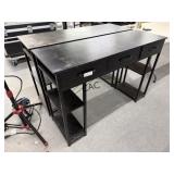 Lot of 2 Desks
