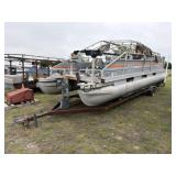 **Sun Tracker Party Barge 14 Pontoon Boat