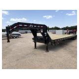 *2021 PJ T/D 40' GN Trailer w/Mega Ramps