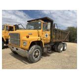 **1989 Ford L8000 Dump Druck