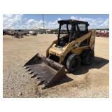 CAT 236B Skid Steer w/6' Rock Bucket