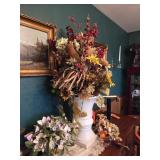 2 flower vases and centerpiece