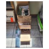 Door sweeps, 2 casters, vases