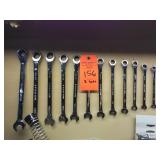 Ratcheting wrenches