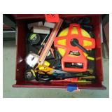 Measuring tapes and scissors