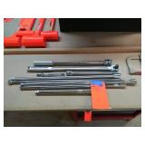 Breaker bars and extensions