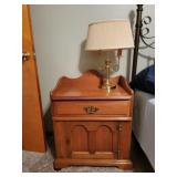 Bassett Furniture Night Stand & Lamp 23 x 16 x 30