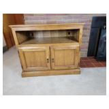 Oak TV Stand with 2 doors 36 x 21 x 30
