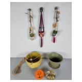 Flower pots & faux air plants