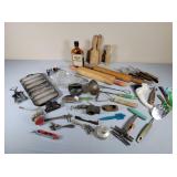 Vint Kitchen Reamer, Rolling Pins Corn Bread