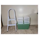 60 qt Tote & Small Toes & 2 step stool
