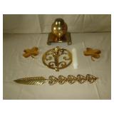 Ginger Jar, 2 Gold Plated Four Leaf Clovers