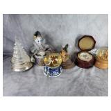 Music boxes and world clock