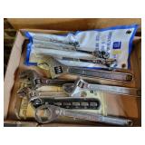 Box of adjustable rachets