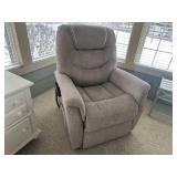 Electric lift chair ( like new )