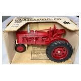 INTERNATIONAL HARVESTER FARMALL H MIB 1:16 - ERTL