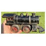 BING CAST IRON TRAIN COW CATCHER LOCOMOTIVE 1012