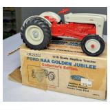 FORD NAA GOLDEN JUBILEE TRACTOR MIB 1:16 - ERTL