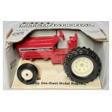 INTERNATIONAL ROW CROP TRACTOR MIB 1:16 - ERTL