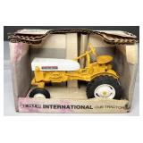 INTERNATIONAL CUB TRACTOR 1964 - 1976 - ERTL 1:16