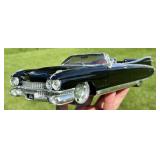 (3) VINTAGE CADILLAC CARS (1/18)