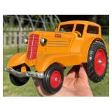 1938 MINNEAPOLIS MOLINE UDLX COMFORTRACTOR 1:16