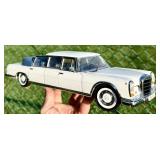 MERCEDES BENZ 600 CONVERTIBLE LIMOUSINE 1:18