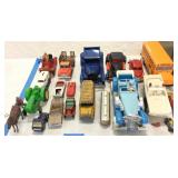 Table Lot Plastic, Metal Toy Cars / Trucks