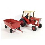 Ertl International 1586 with Trailer