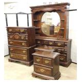 Vintage (4) pc Dark Oak Bedroom Set