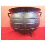 1 Gal Cast Iron Footed Cauldron - Gate Mark