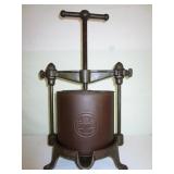 Griswold #6 Fruit & Lard Press 6 qt
