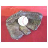 3 Finger Leather Baseball Glove & Ball in Case