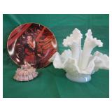 Fenton Hobnail 3 Horn Epergne Trumpet Vase