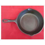 Lodge No 5 Skillet w/ 3 Notch Heat Ring
