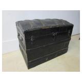 Lg Humpback Steamer Trunk