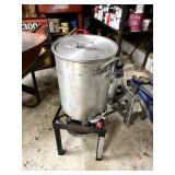 Turkey Cooker / Burner w/ Pot