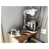 Kitchen Aid Pro 6000 Stand Mixer w/ Attachments