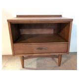 Mid Century Modern Broyhill Premier Sculptra Stand