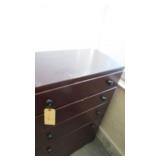 5 dr. Dresser