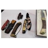 Eight pockets knives