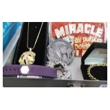 Jewelry and polishing cloth