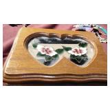 Jewelry and jewelry box