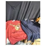 2 sweatshirts XL