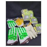 Assorted Work Gloves Sz M