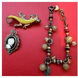 Silver-plated Gheko Brooch, Mother of Pearl