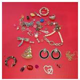 Lot of Broken Costume Jewelry & Loose Stones