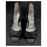 Tahari Black Elegant Women�s Heels Sz 7.5 Tahari Black Elegant Women�s Heels Sz 7.5