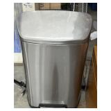 Tramontina 13 Gal Stainless Steel Trash Can w/Foot Tramontina 13 Gal Stainless Steel Trash Can w/Foot